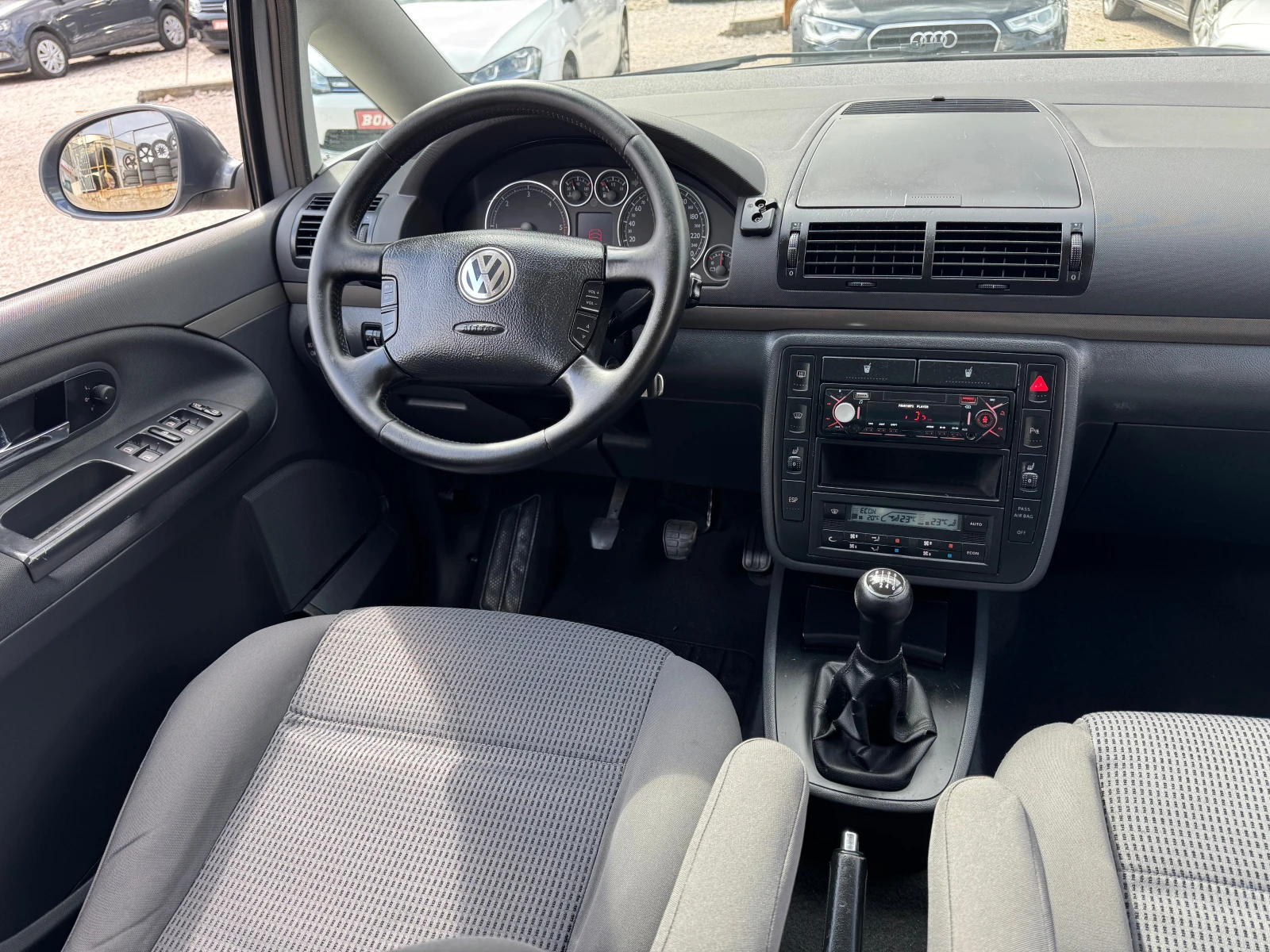 VW Sharan 1.9TDI-7седалки, снимка 10 - Автомобили и джипове - 56293059