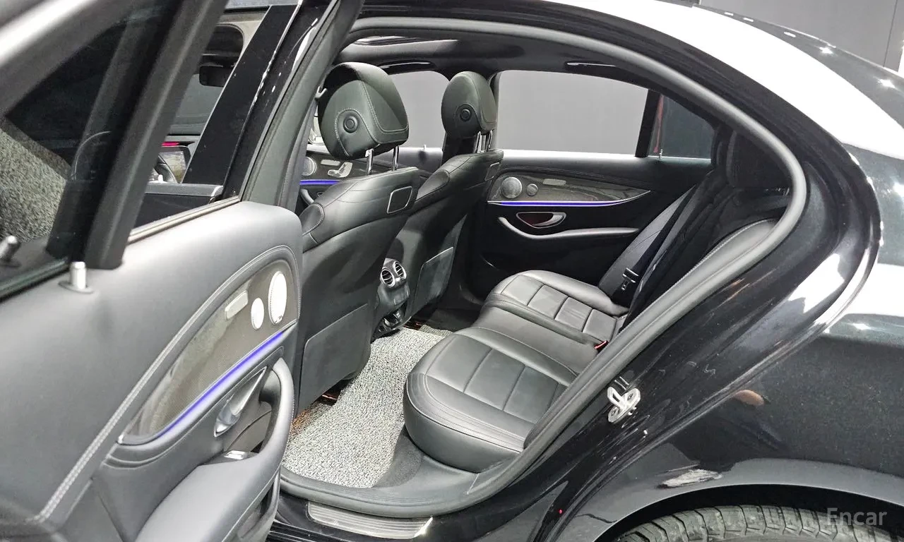 Mercedes-Benz E 350 4MATIC* 360 КАМЕРИ* ПОДГРЕВИ* КРАЙНА ЦЕНА* , снимка 13 - Автомобили и джипове - 56567238