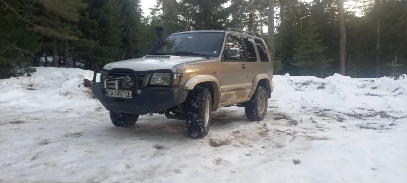 Isuzu Trooper, снимка 1 - Автомобили и джипове - 48868558