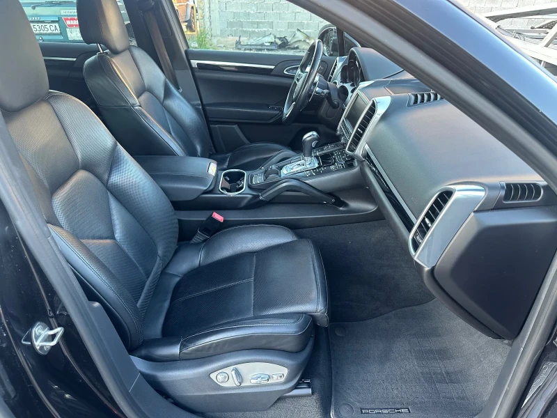 Porsche Cayenne 130000км закупена от първи собственик , снимка 11 - Автомобили и джипове - 51948366