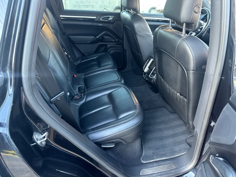 Porsche Cayenne 130000км закупена от първи собственик , снимка 12 - Автомобили и джипове - 51948366