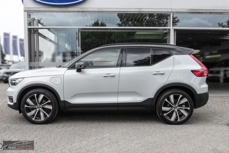 Volvo XC40 T5/R-DESIGN/261HP/AMBI/CARPLAY/DIGITAL/KLESS/645f, снимка 3 - Автомобили и джипове - 51483091