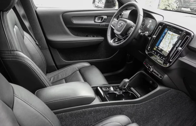 Volvo XC40 T5/R-DESIGN/261HP/AMBI/CARPLAY/DIGITAL/KLESS/645f, снимка 8 - Автомобили и джипове - 51483091