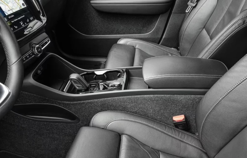 Volvo XC40 T5/R-DESIGN/261HP/AMBI/CARPLAY/DIGITAL/KLESS/645f, снимка 13 - Автомобили и джипове - 51483091