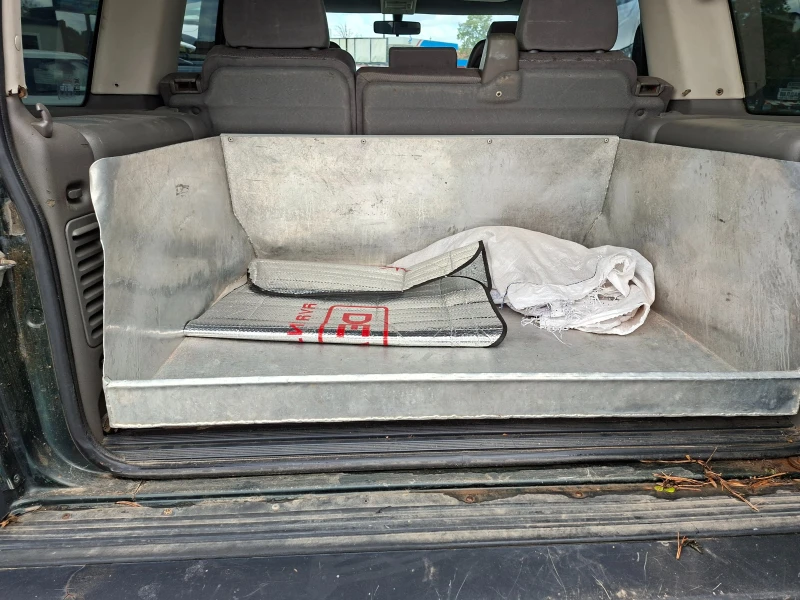 Land Rover Discovery, снимка 13 - Автомобили и джипове - 52084551