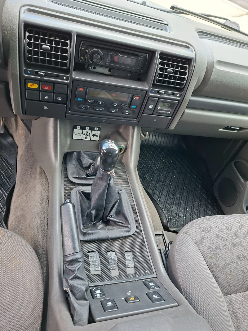 Land Rover Discovery, снимка 14 - Автомобили и джипове - 52084551