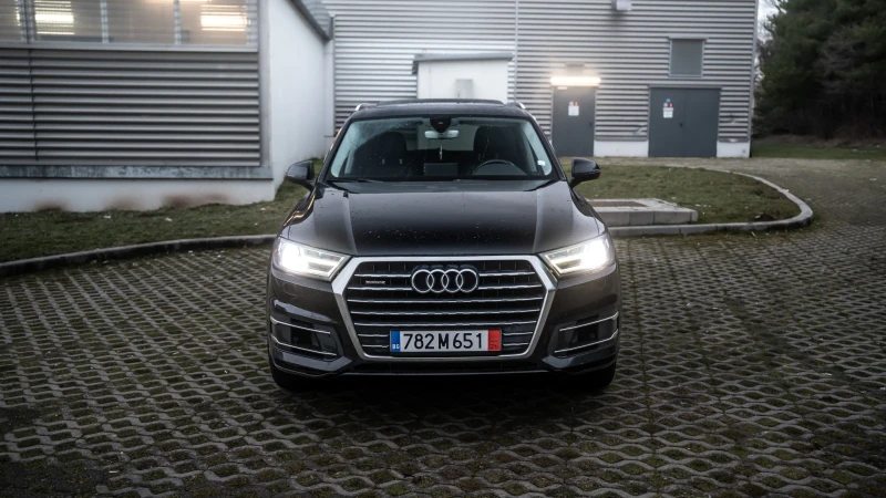 Audi Q7 - 4M/3.0T/BOSE/7MESTA/AMBI/PANORAMA/LIZING