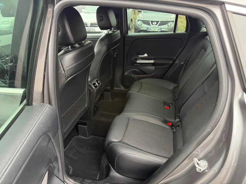 Mercedes-Benz GLA 220 d (190hp)8G-automatic/Full LED/Camera/EU6d/Подгрев, снимка 13 - Автомобили и джипове - 53205020