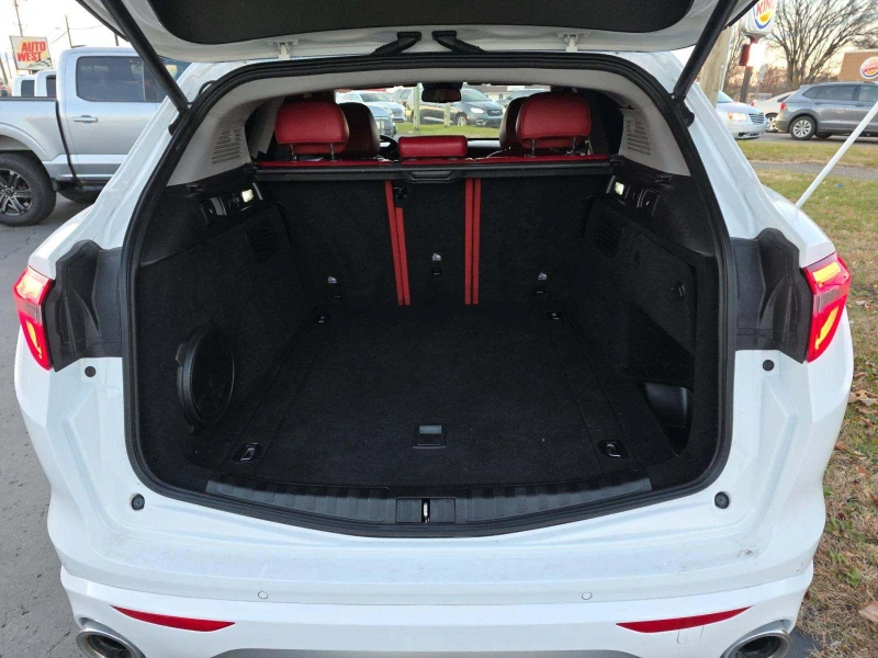 Alfa Romeo Stelvio TI LUSSO| HARMAN/KARDON| ПОДРЕВ, снимка 12 - Автомобили и джипове - 53454666