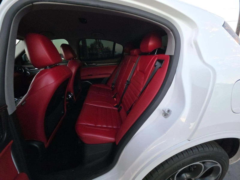 Alfa Romeo Stelvio TI LUSSO| HARMAN/KARDON| ПОДРЕВ, снимка 10 - Автомобили и джипове - 53454666