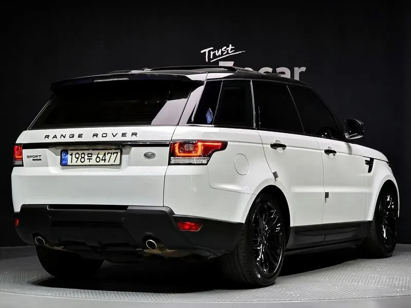 Land Rover Range Rover Sport 3.0 SDV6 HSE, снимка 2 - Автомобили и джипове - 55705694