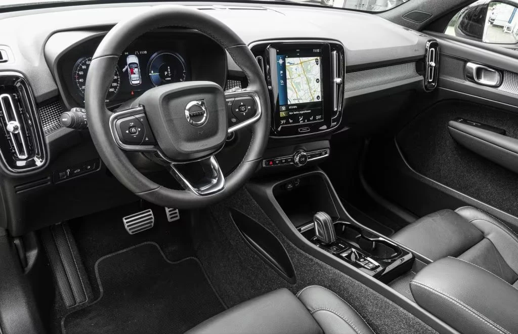 Volvo XC40 T5/R-DESIGN/261HP/AMBI/CARPLAY/DIGITAL/KLESS/645f - изображение 9