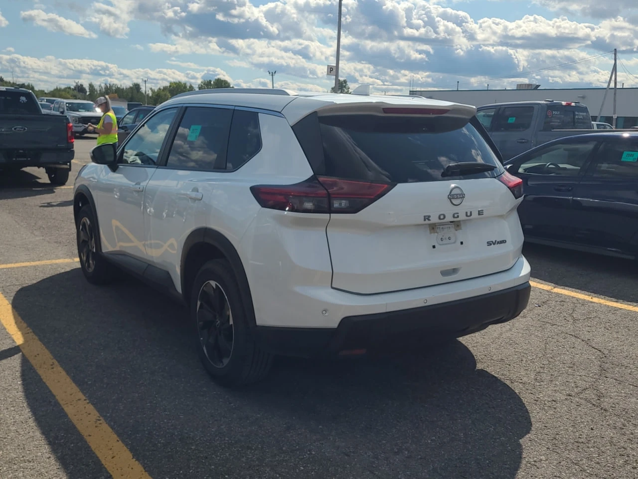 Nissan Rogue *  *    *   *  | Mobile.bg   4