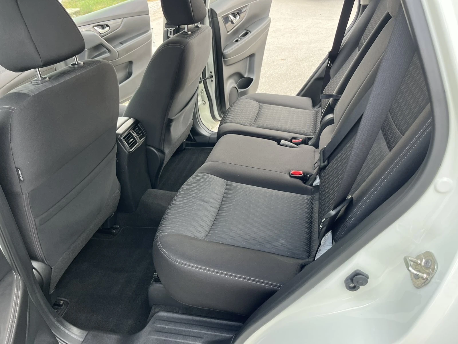 Nissan X-trail FACE 2.0DCI 177кс РЕГИСТРИРАН ОБСЛУЖЕН - изображение 9