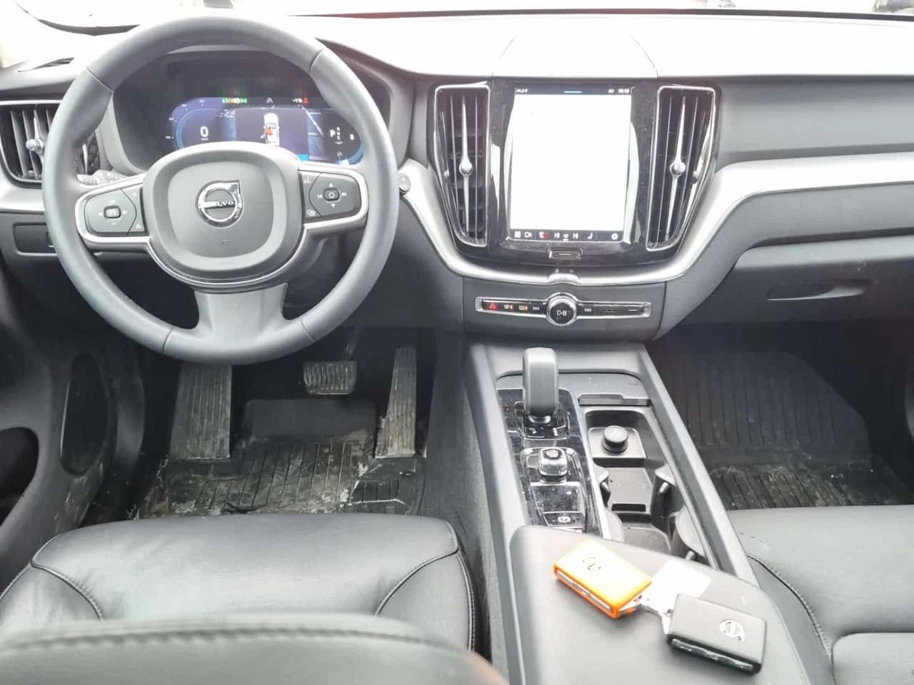 Volvo XC60 * CORE DARK THEME * CARFAX * Един собственик * , снимка 5 - Автомобили и джипове - 53885657