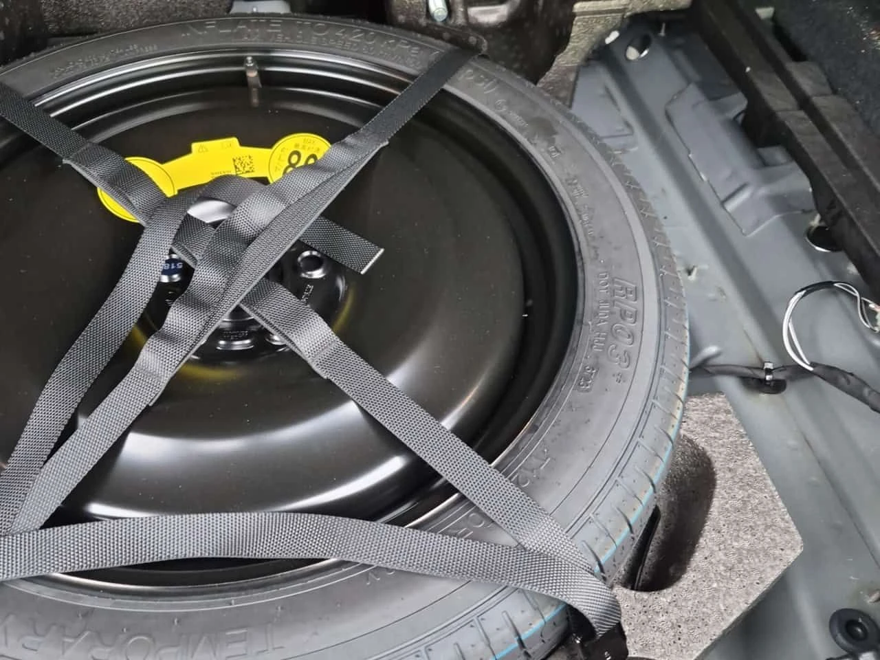 Volvo XC60 * CORE DARK THEME * CARFAX * Един собственик * , снимка 14 - Автомобили и джипове - 53885657