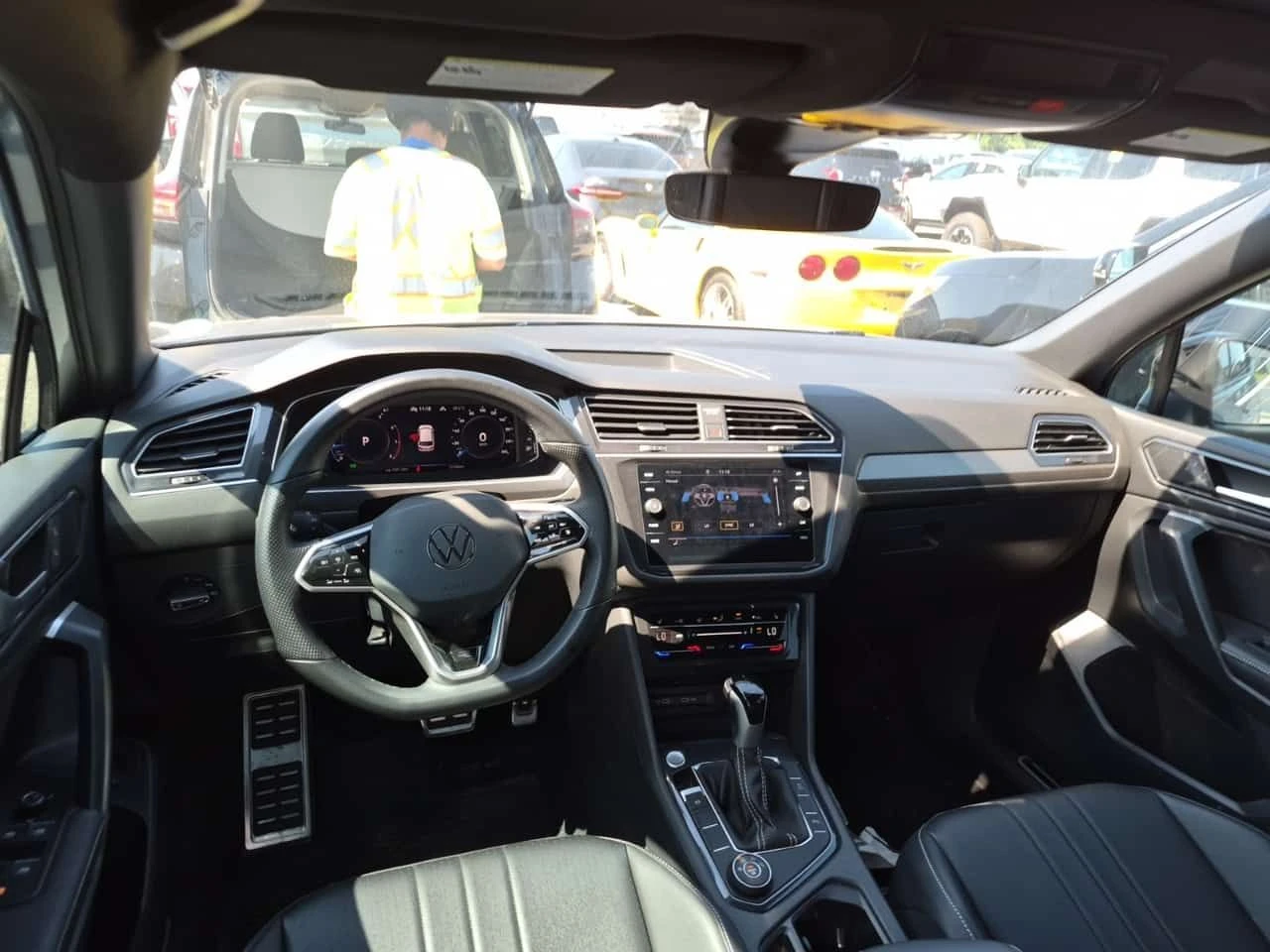 VW Tiguan * COMFORTLINE R LINE BLACK EDITION * CARFAX * , снимка 9 - Автомобили и джипове - 55327218