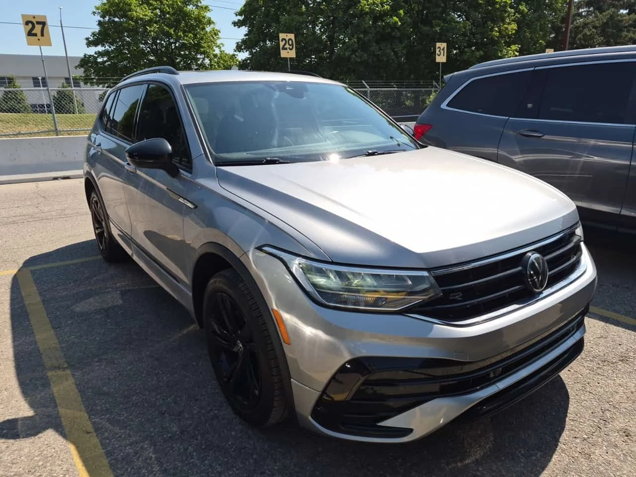 VW Tiguan * COMFORTLINE R LINE BLACK EDITION * CARFAX * , снимка 2 - Автомобили и джипове - 55327218
