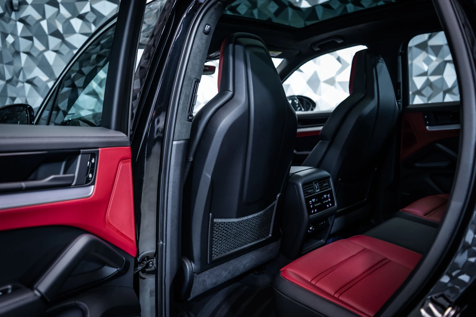 Porsche Cayenne Turbo E-Hybrid Pano* Bose* 360, снимка 14 - Автомобили и джипове - 55463913