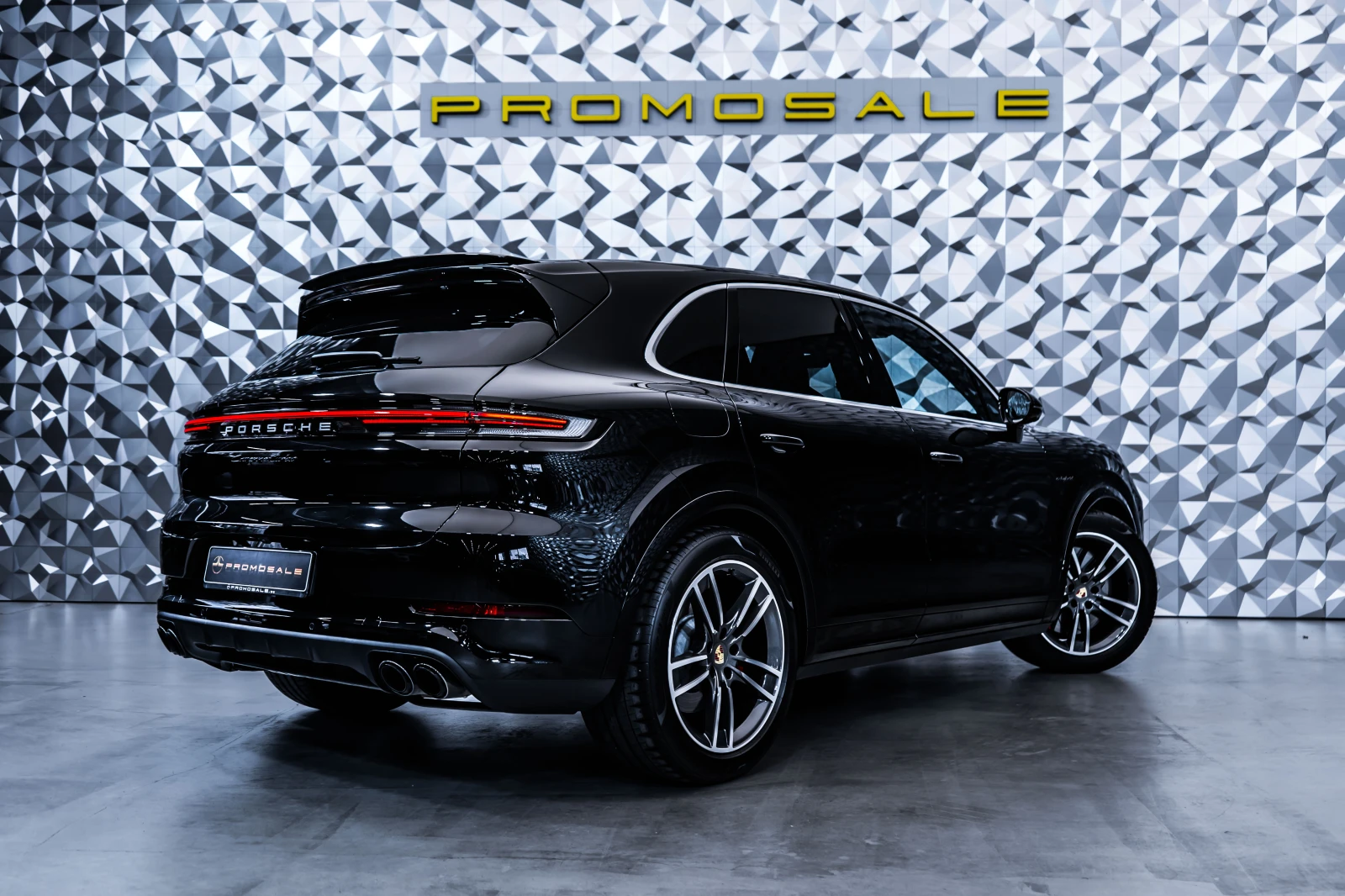 Porsche Cayenne Turbo E-Hybrid Pano* Bose* 360, снимка 4 - Автомобили и джипове - 55463913