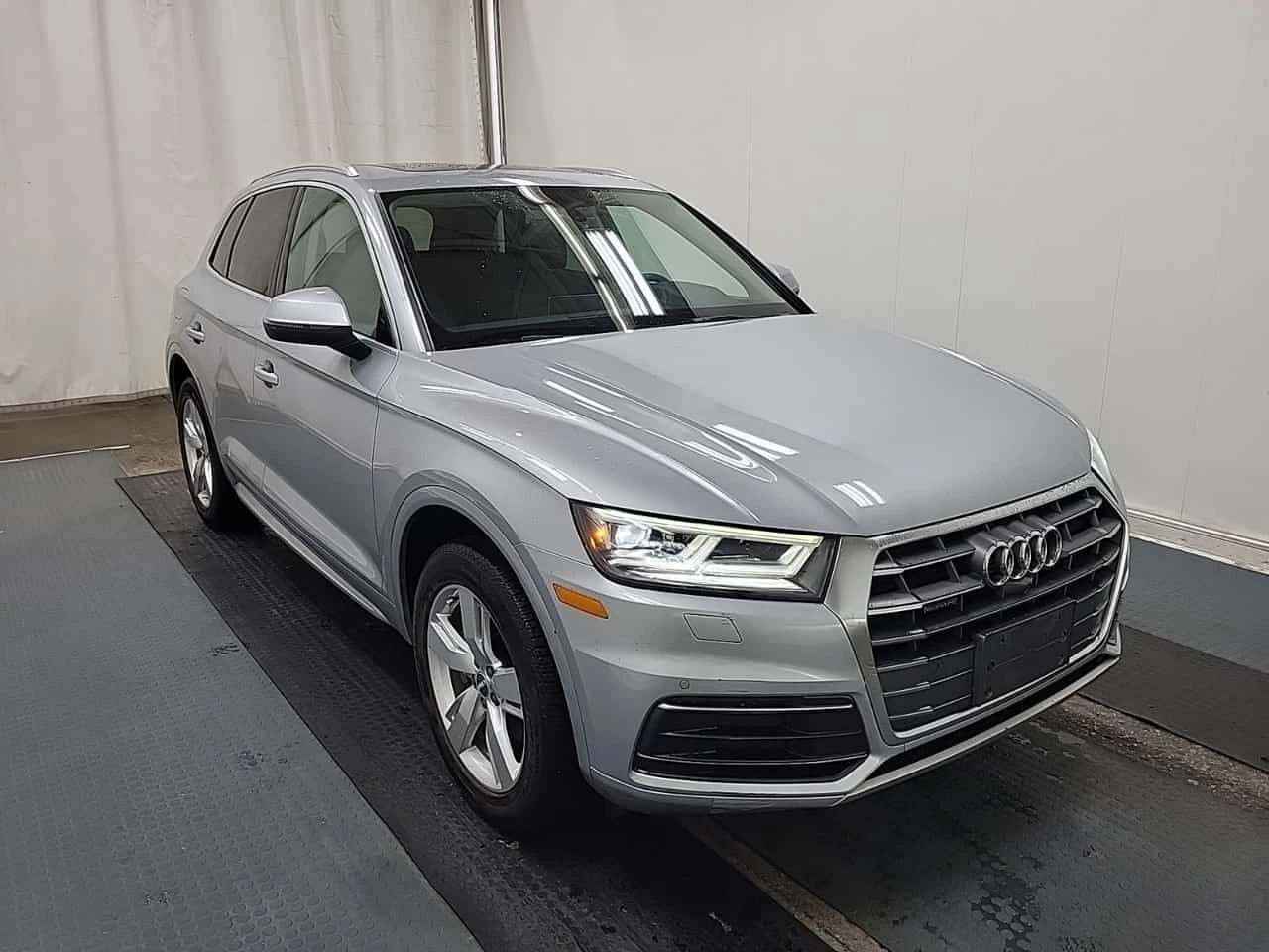Audi Q5 * TECHNIK * CARFAX * БЕЗ ПЪРВОНАЧАЛНА ВНОСКА, снимка 2 - Автомобили и джипове - 56277517