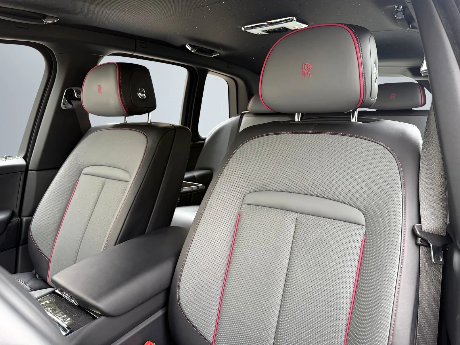 Rolls-Royce Cullinan V12 / BLACK BADGE / LOUNGE/ SHOOTING STAR/ BESPOKE | Mobile.bg � ����������� 7