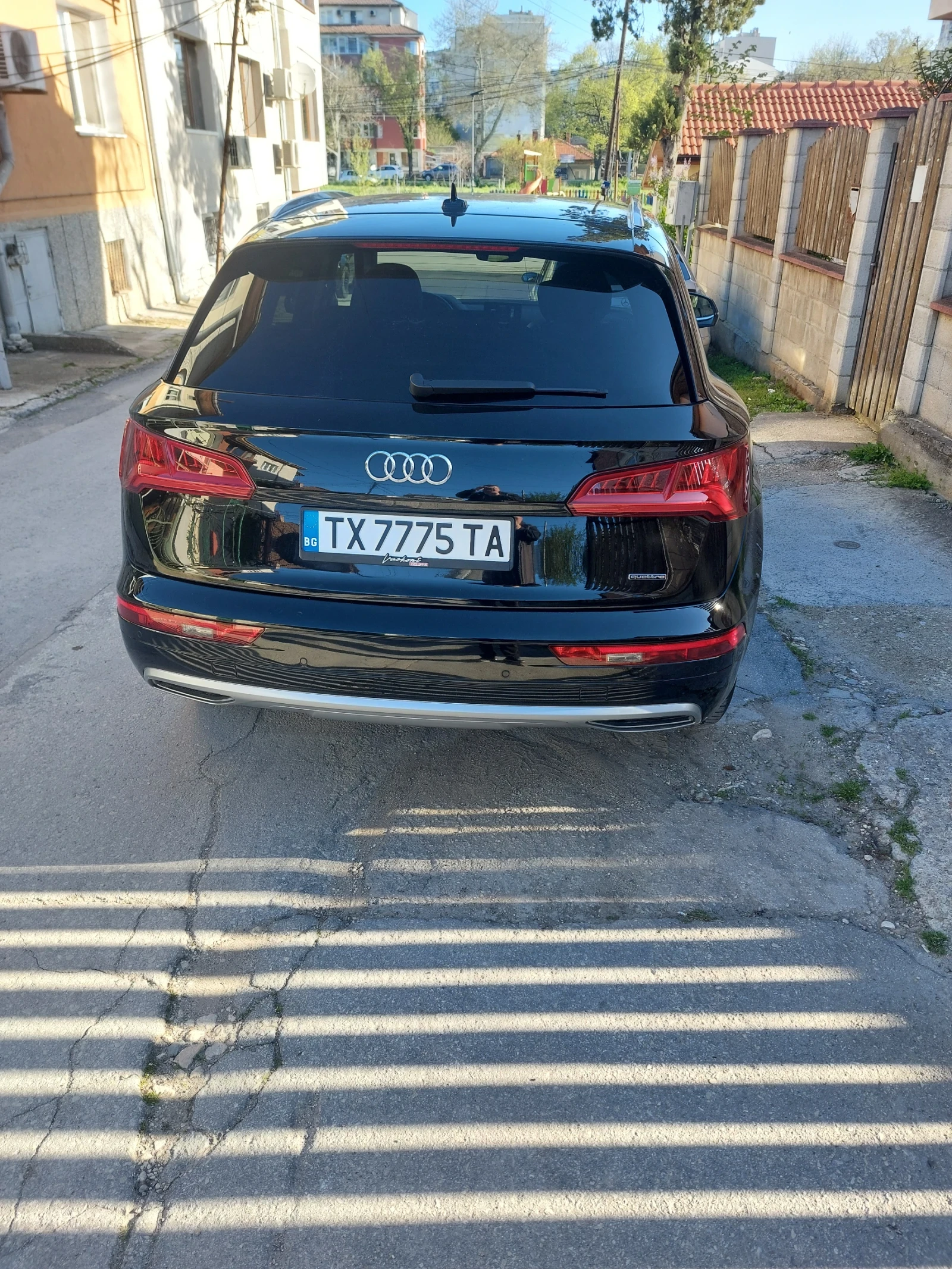 Audi Q5 2.0тди , снимка 4 - Автомобили и джипове - 56507172
