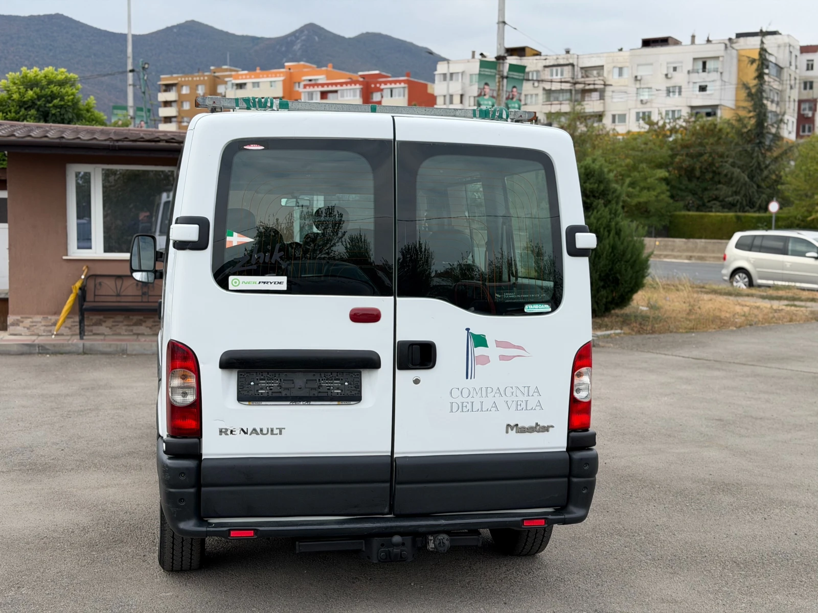 Renault Master 2.5DCi 9 места, снимка 5 - Бусове и автобуси - 56233242