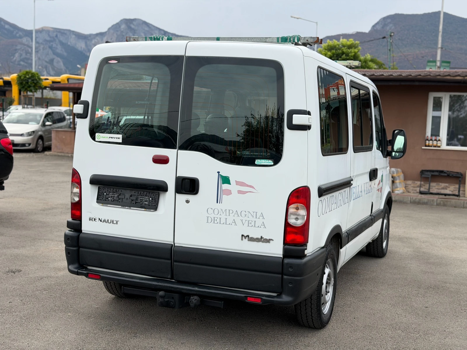 Renault Master 2.5DCi 9 места, снимка 6 - Бусове и автобуси - 56233242