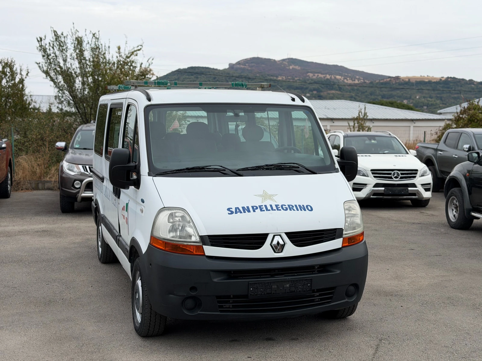 Renault Master 2.5DCi 9 места, снимка 9 - Бусове и автобуси - 56233242