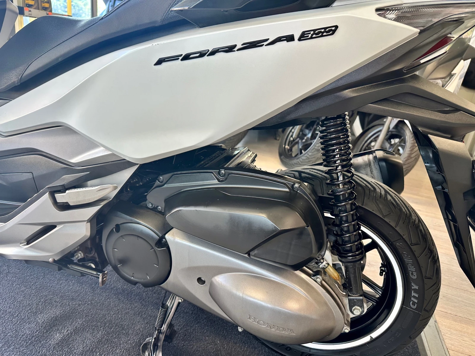 Honda Forza 300i ABS/TC/LED, снимка 11 - Мотоциклети и мототехника - 55557756