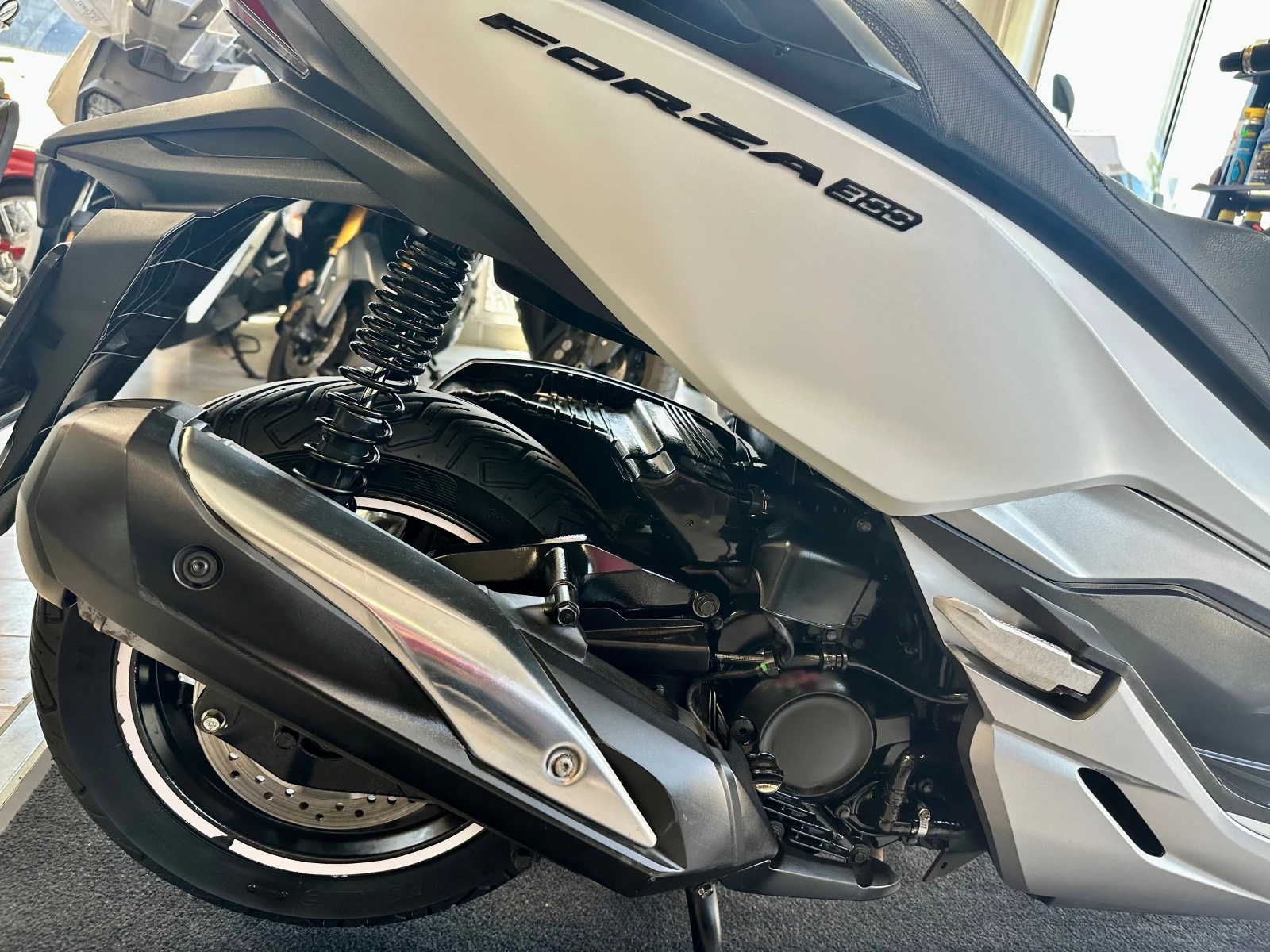 Honda Forza 300i ABS/TC/LED, снимка 12 - Мотоциклети и мототехника - 55557756