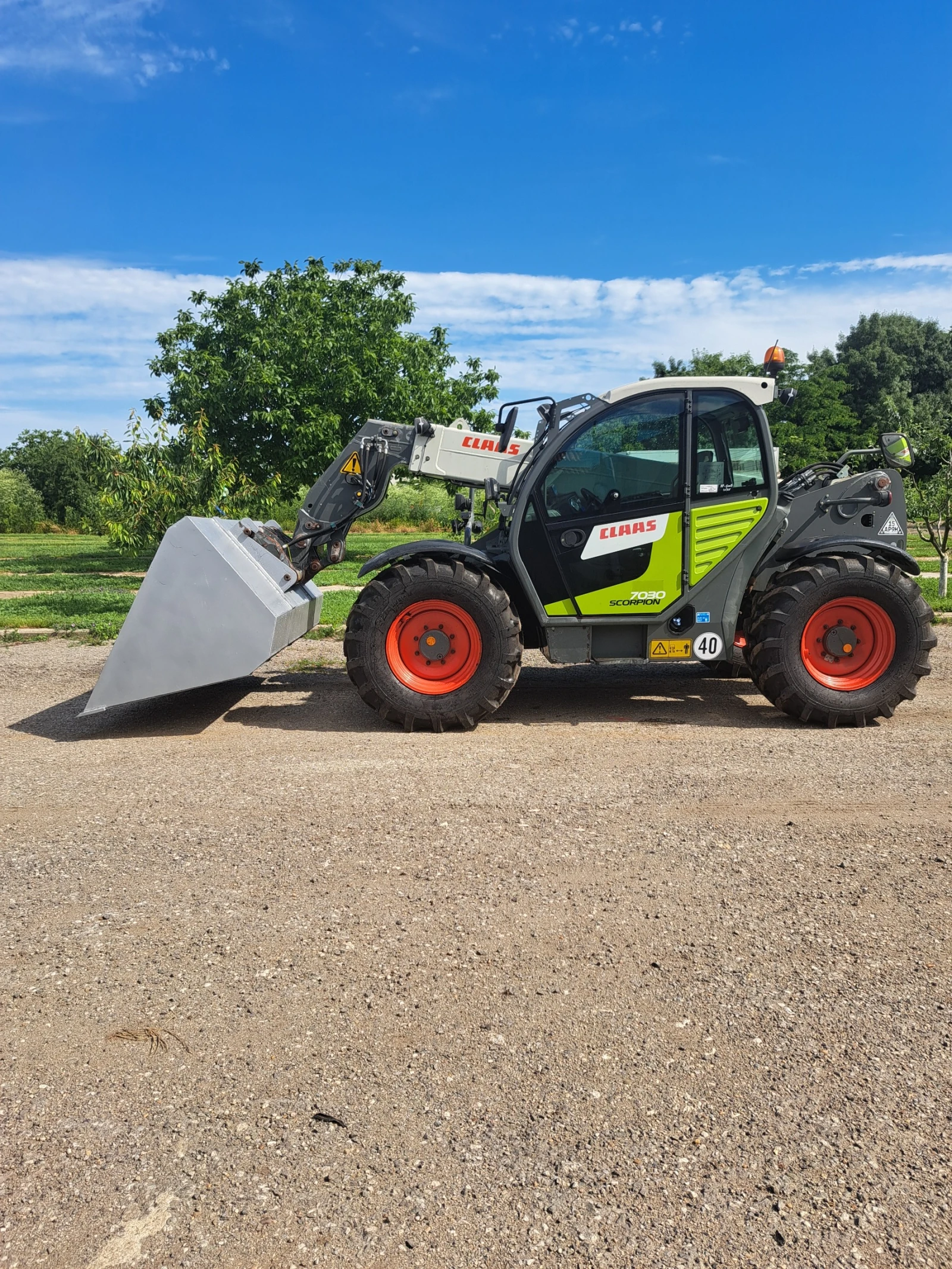 Телескопичен товарач Claas scorpion 7330, снимка 5 - Селскостопанска техника - 54952631