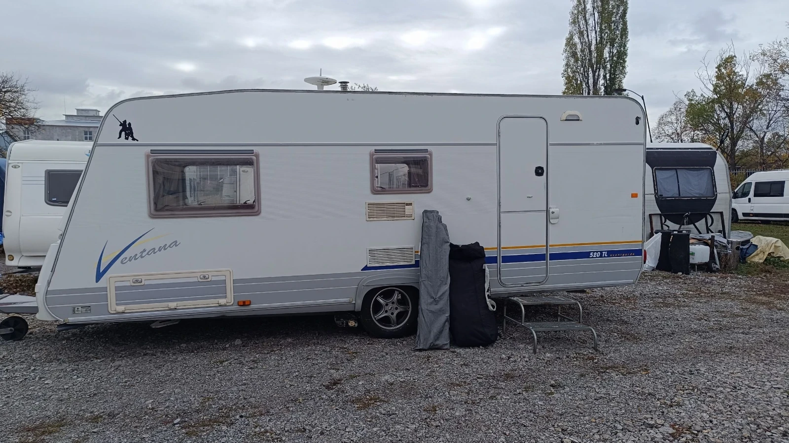 Каравана Burstner Ventana 520 с баня - изображение 2