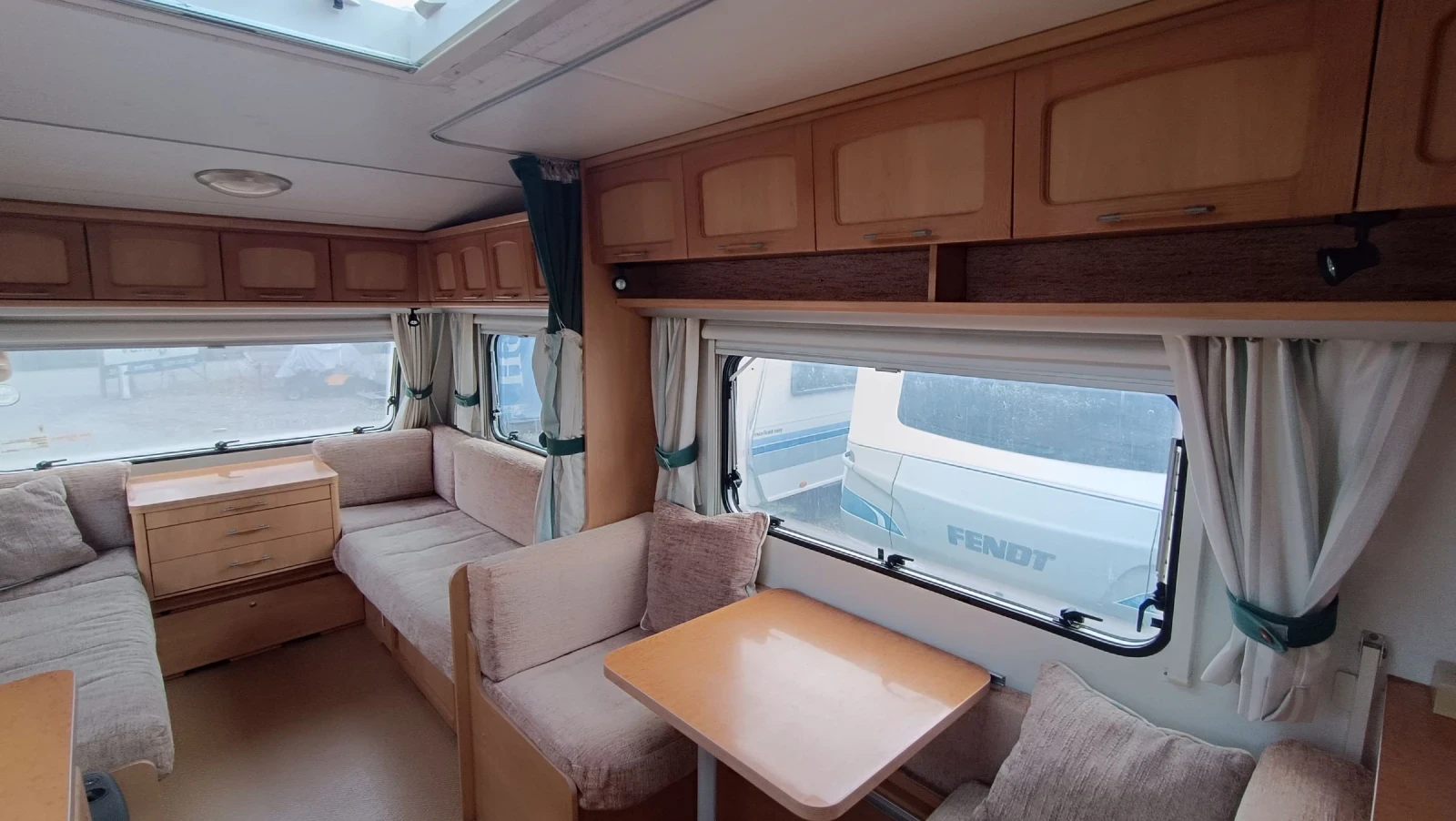 Каравана Burstner Ventana 520 с баня - изображение 5