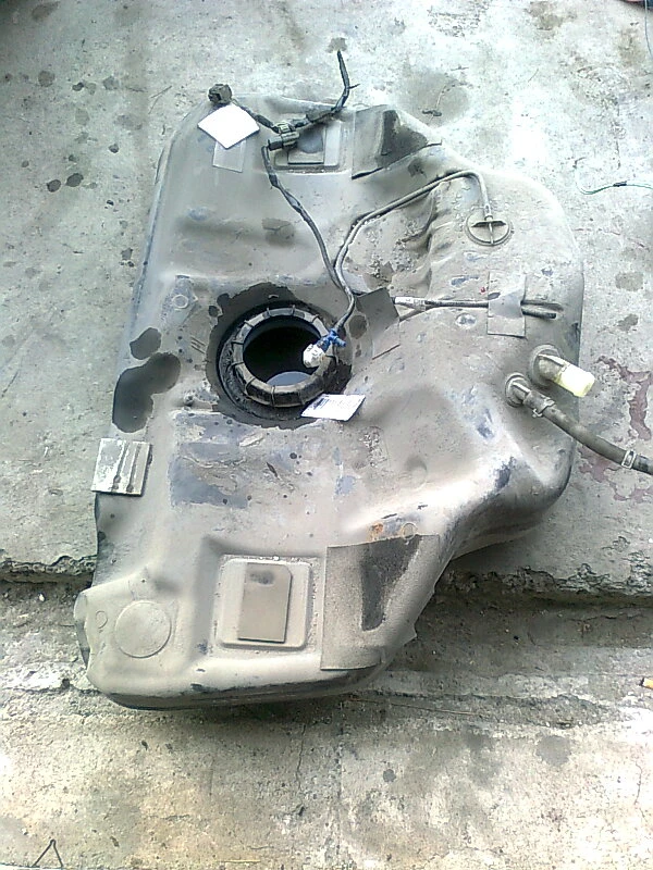 резервоар за Мазда 6 2.0D 06г.