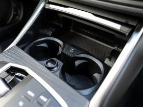 BMW 320 i xDrive = M-Sport = Гаранция, снимка 9