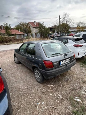 Ford Fiesta Ghia, снимка 1