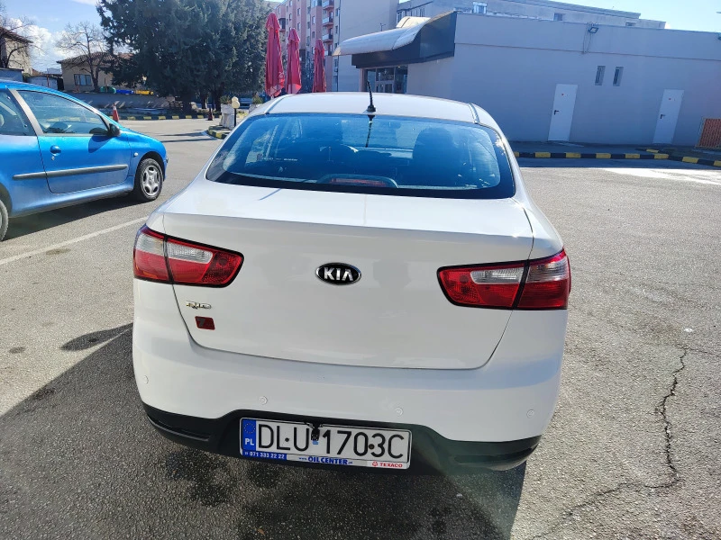 Kia Rio 1.25 АГУ  седан, снимка 2 - Автомобили и джипове - 44113383