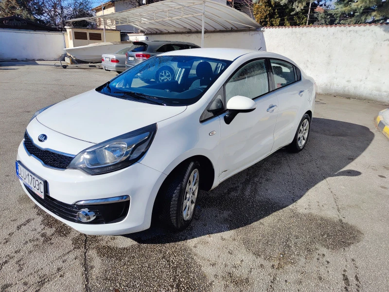 Kia Rio 1.25 АГУ  седан, снимка 5 - Автомобили и джипове - 44113383