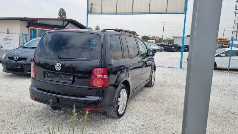 VW Touran, снимка 5 - Автомобили и джипове - 47769167