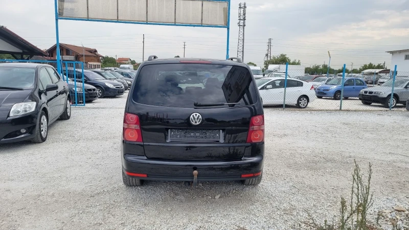 VW Touran, снимка 4 - Автомобили и джипове - 47769167