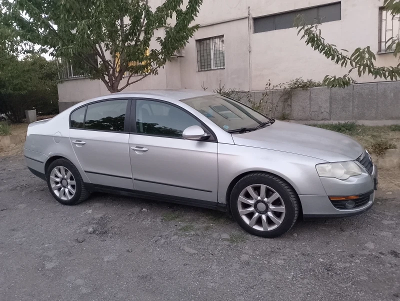 VW Passat B6 1.6 , снимка 3 - Автомобили и джипове - 52518379