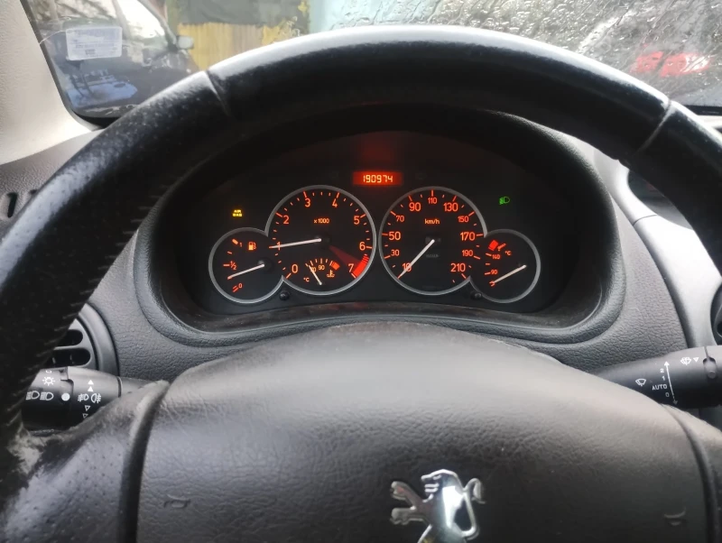 Peugeot 206 206CC 2.0i, снимка 6 - Автомобили и джипове - 51984428