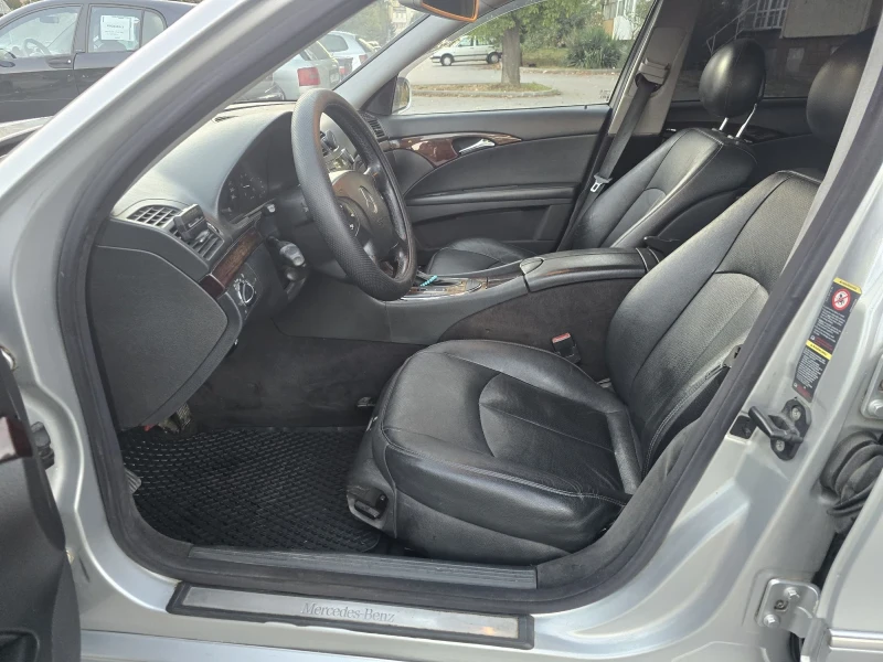 Mercedes-Benz E 220 2.2Cdi, снимка 13 - Автомобили и джипове - 52740431