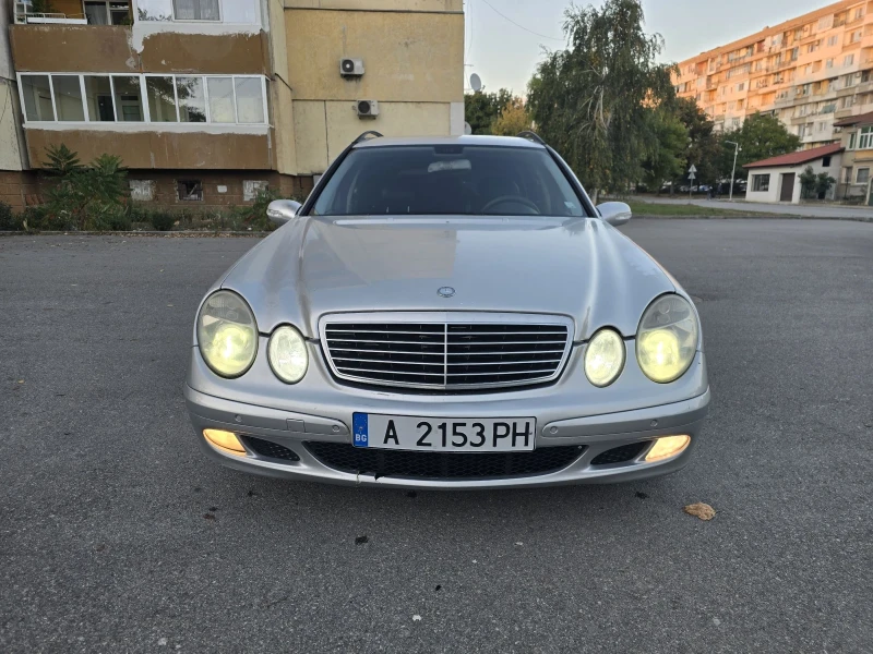 Mercedes-Benz E 220 2.2Cdi, снимка 3 - Автомобили и джипове - 52740431