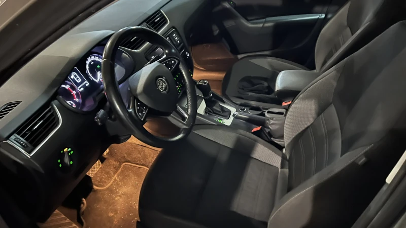 Skoda Octavia 3 facelift, снимка 9 - Автомобили и джипове - 52668919