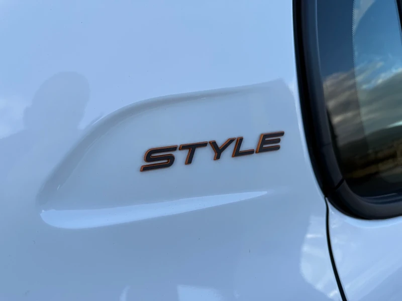 Peugeot 208 1.2I Чисто нов 14км!, снимка 8 - Автомобили и джипове - 52931275