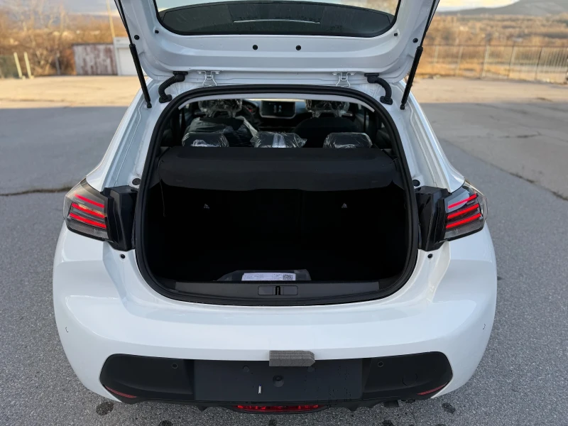 Peugeot 208 1.2I Чисто нов 14км!, снимка 12 - Автомобили и джипове - 52931275