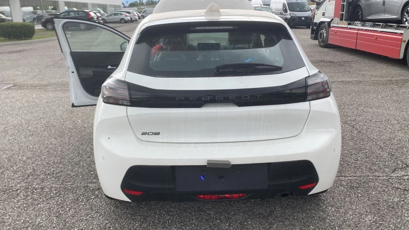 Peugeot 208 1.2I Чисто нов , снимка 4 - Автомобили и джипове - 52931275